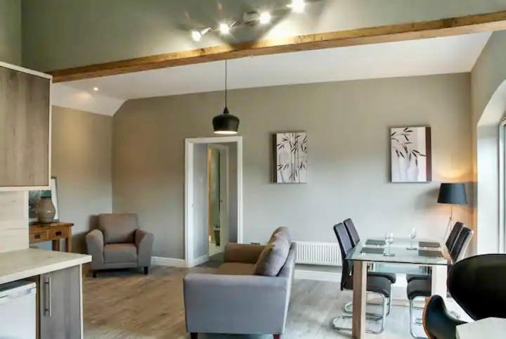 Queensgate Holiday Apartment , Beverley With Parking Екстериор снимка